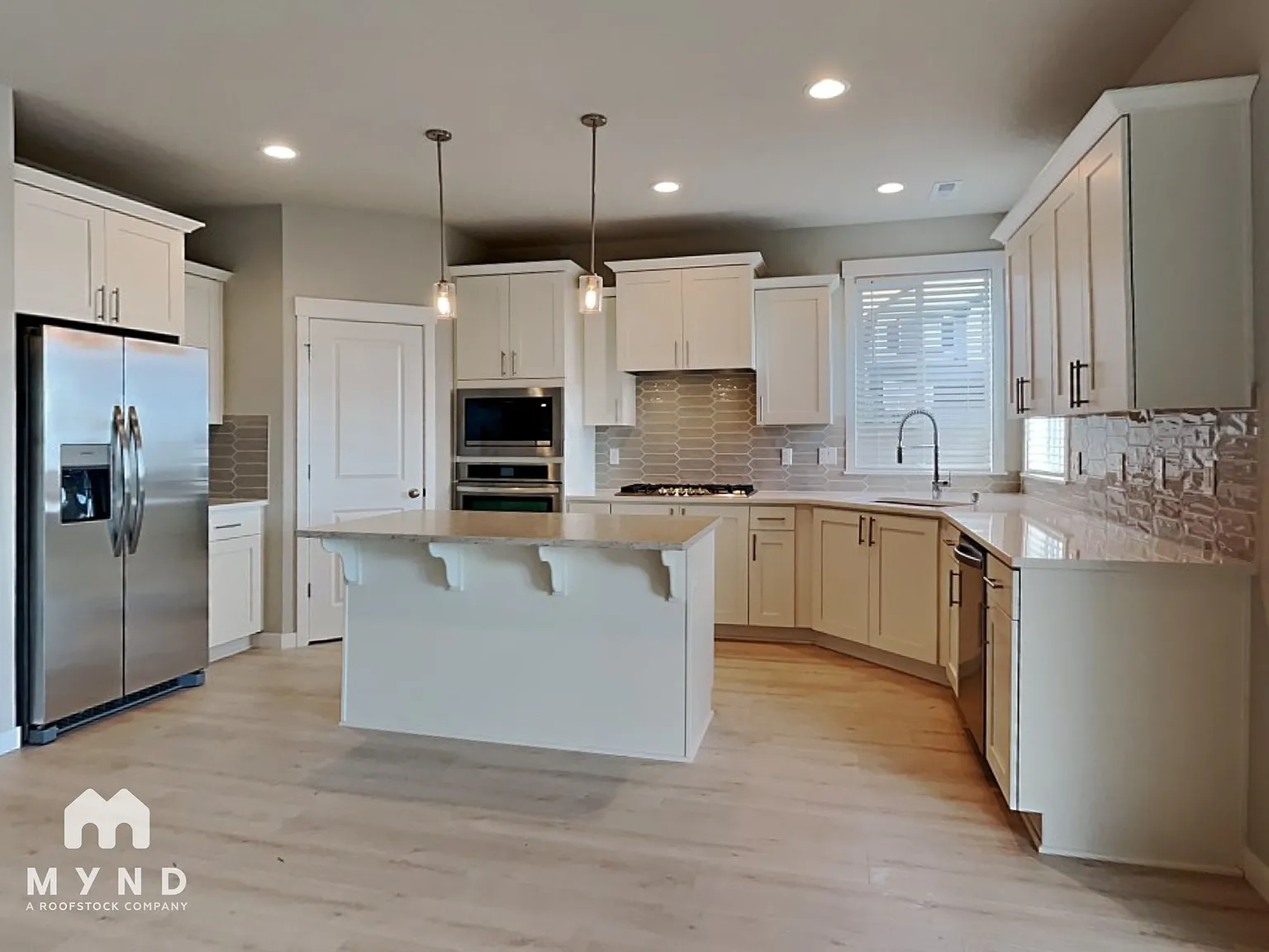4 bed, 2.5 bath, 2628 sqft, $3,125 — Photo 3