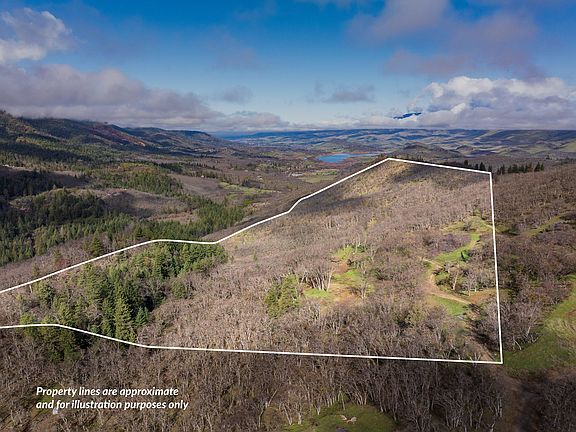3rd image of 3727 Old Siskiyou Hwy