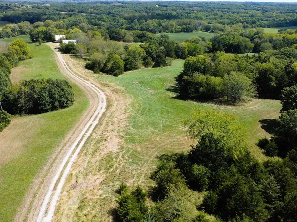 52208 Silver Rd, Milan, MO 63556