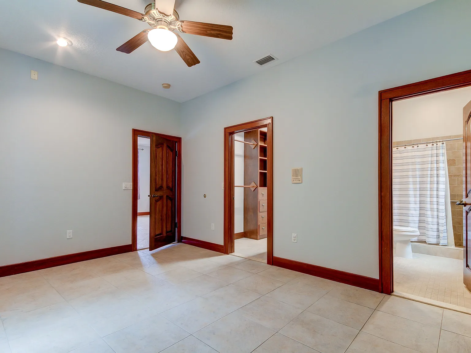 4 bed, 1845 sqft, $4,200 — Photo 4