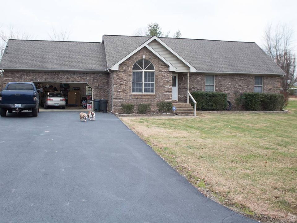 1st image of 220 Steven Meadows Ln