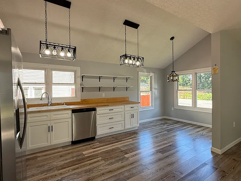 106 E Frazier Ave — Photo 6