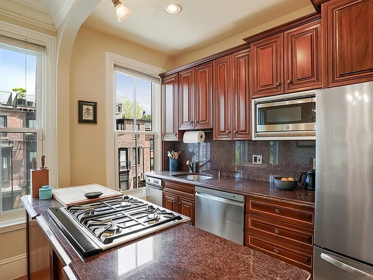 99 Pembroke St #2 — Photo 4