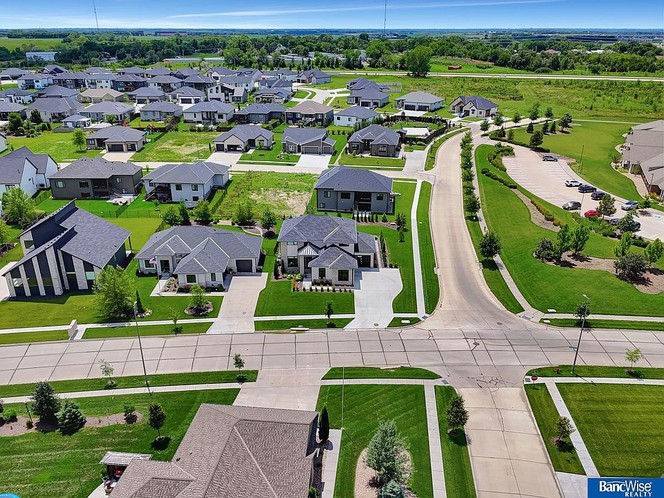 1st image of 9601 Andermatt Dr