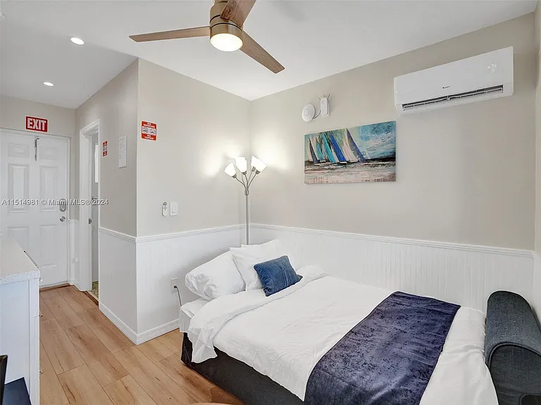 900 N Surf Rd #2 — Photo 36