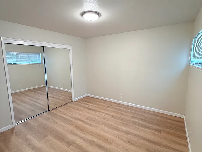 2609 Judah St #1 — Photo 3