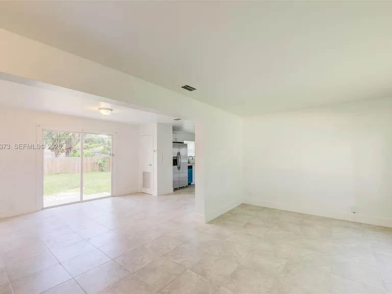 3327 Sapphire Rd — Photo 5