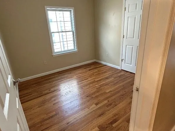 34 Van Nostrand Avenue image 7 of 16