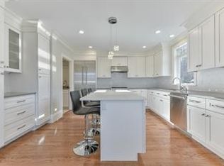 9-11 Carthay Cir, Newton, MA 02461