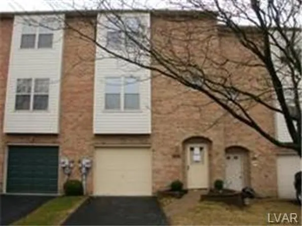 346 W 2nd St, Alburtis, PA 18011
