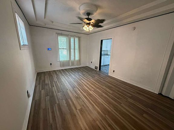 3rd image of 451 E Pearl St