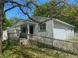 208 Elizabeth St, Montrose, MI 48457