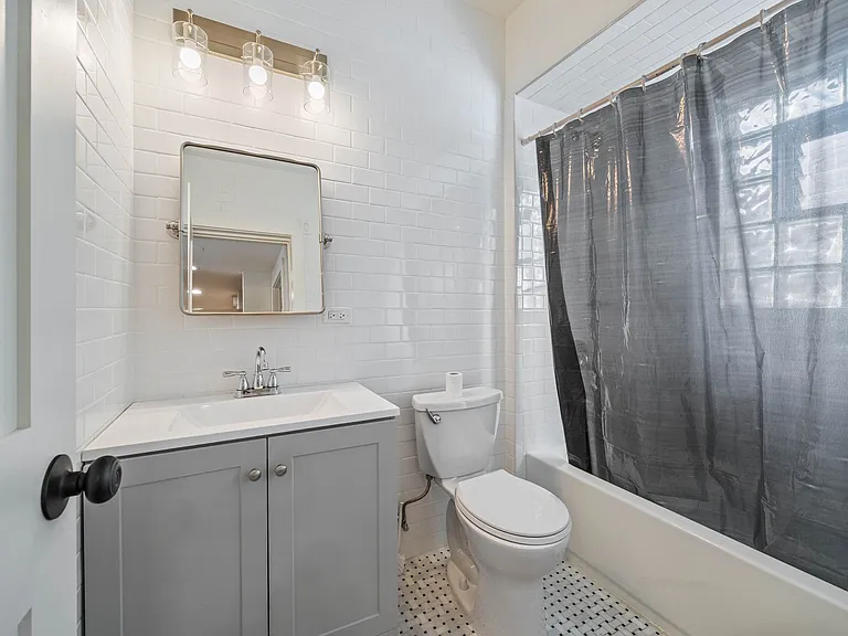 1118 Garnett Pl #2 — Photo 15