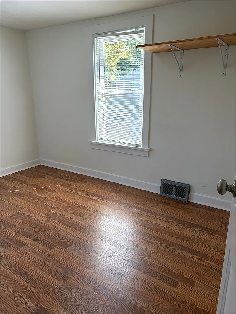 2 bed, $900 — Photo 4