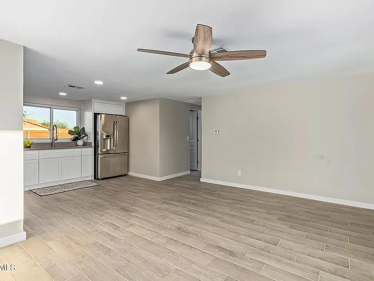 1123 N Frances St — Photo 6