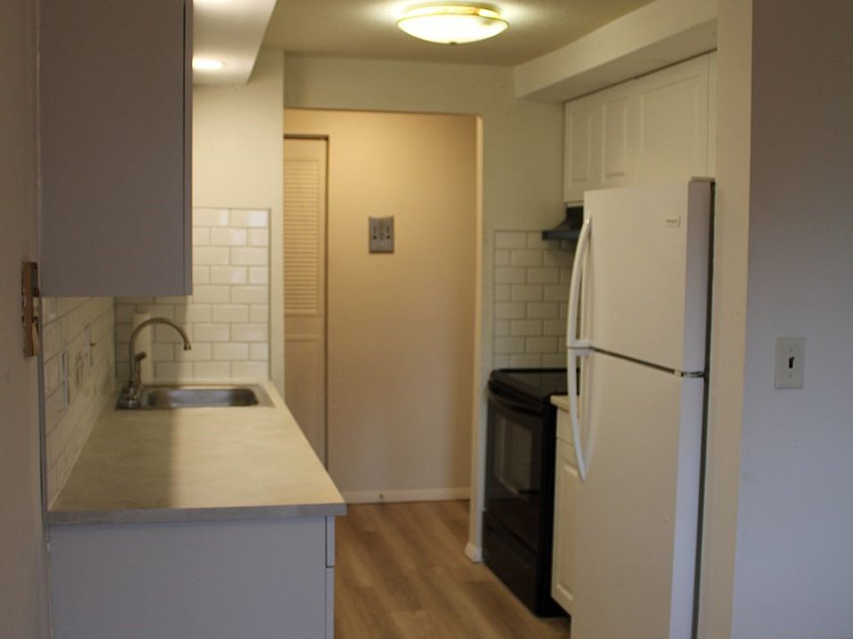 1st image of 96 Main St #3