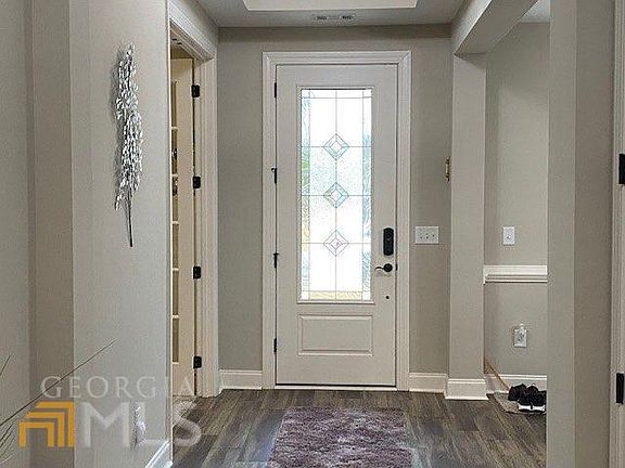 2nd image of 426 Cottonwood Cir
