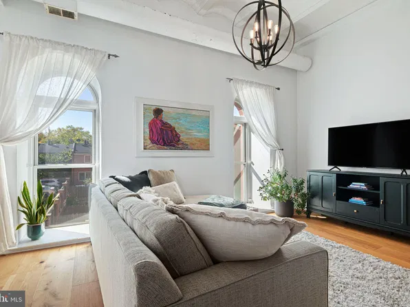 825 N 29th St APT 2H, Philadelphia, PA 19130