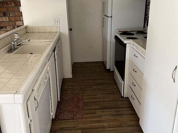 4th image of 4936 N Holt Ave #101-1