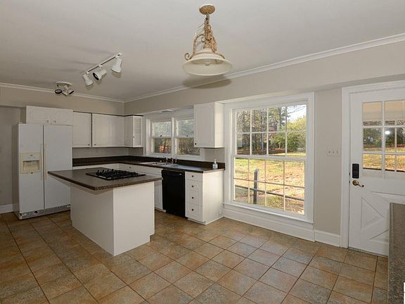5th image of 115 Mimosa Ln