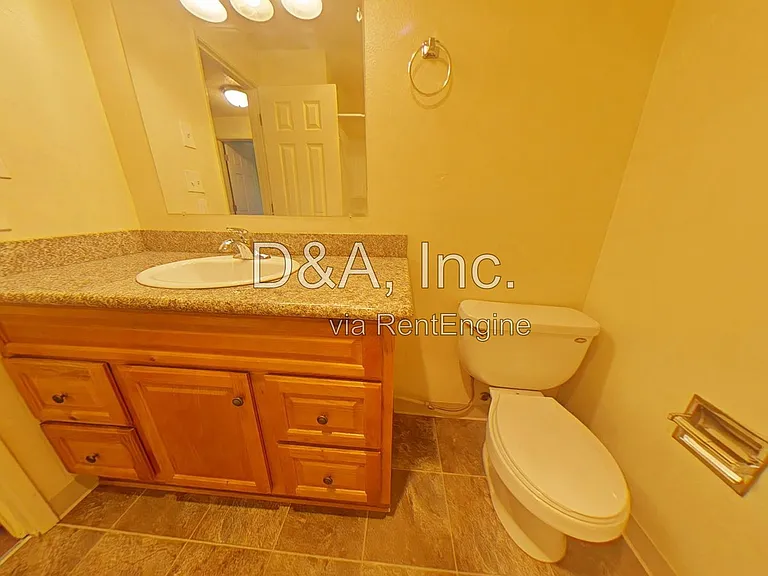 2201 NW Grant Ave #7 — Photo 9