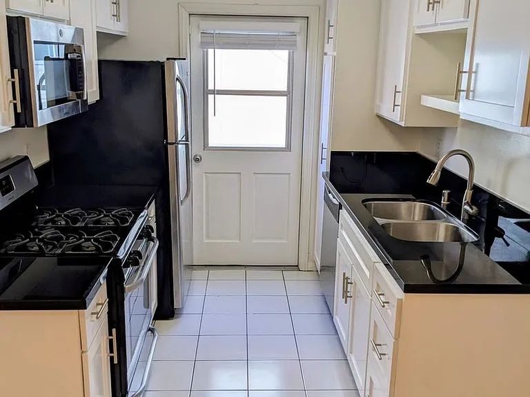 11948 Darlington Ave — Photo 5