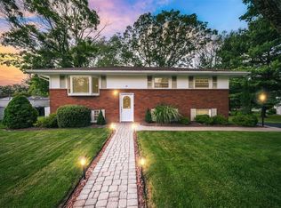 10 Tulip Ln, Monroe, NY 10950