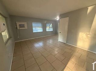 2820 8th St S, Saint Petersburg, FL 33705