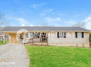 144 Meadow View Ln, Powell, TN 37849