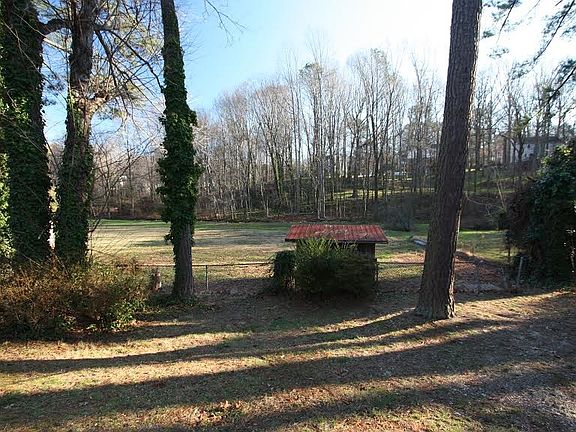 2nd image of 517 N Pinetta Dr