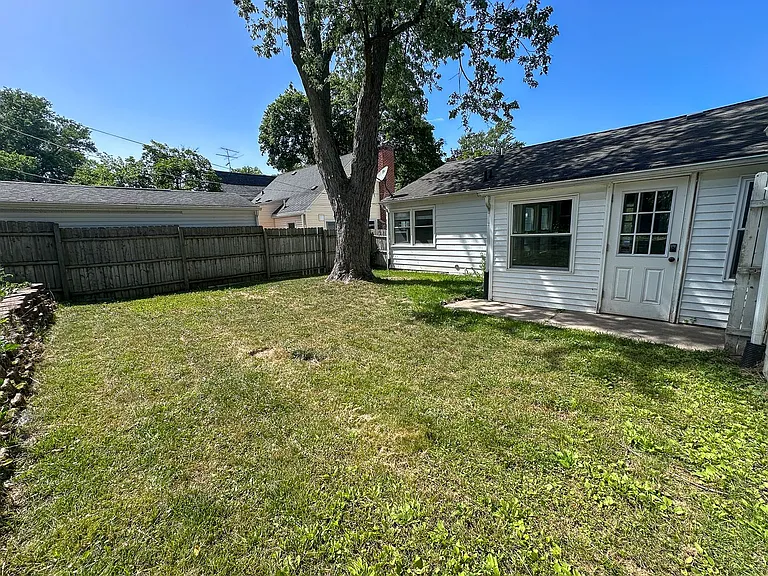 2610 Albert Dr SE — Photo 22