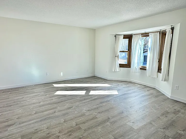 873 104th Ave NW — Photo 8