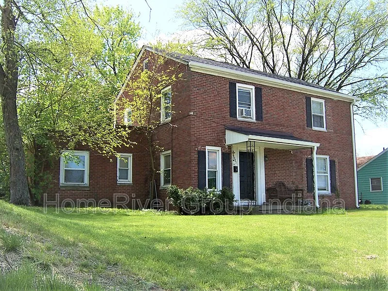 2019 E 38th St photo 1