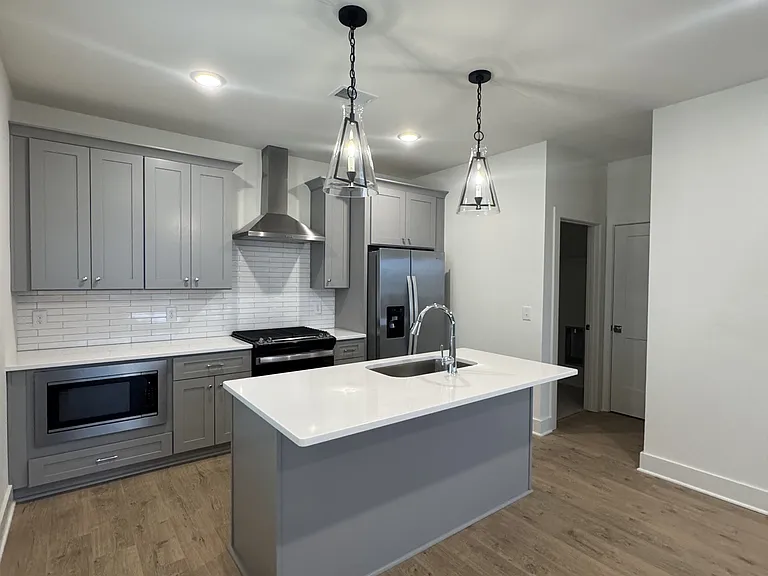 504 Edwin St #1-44 — Photo 11