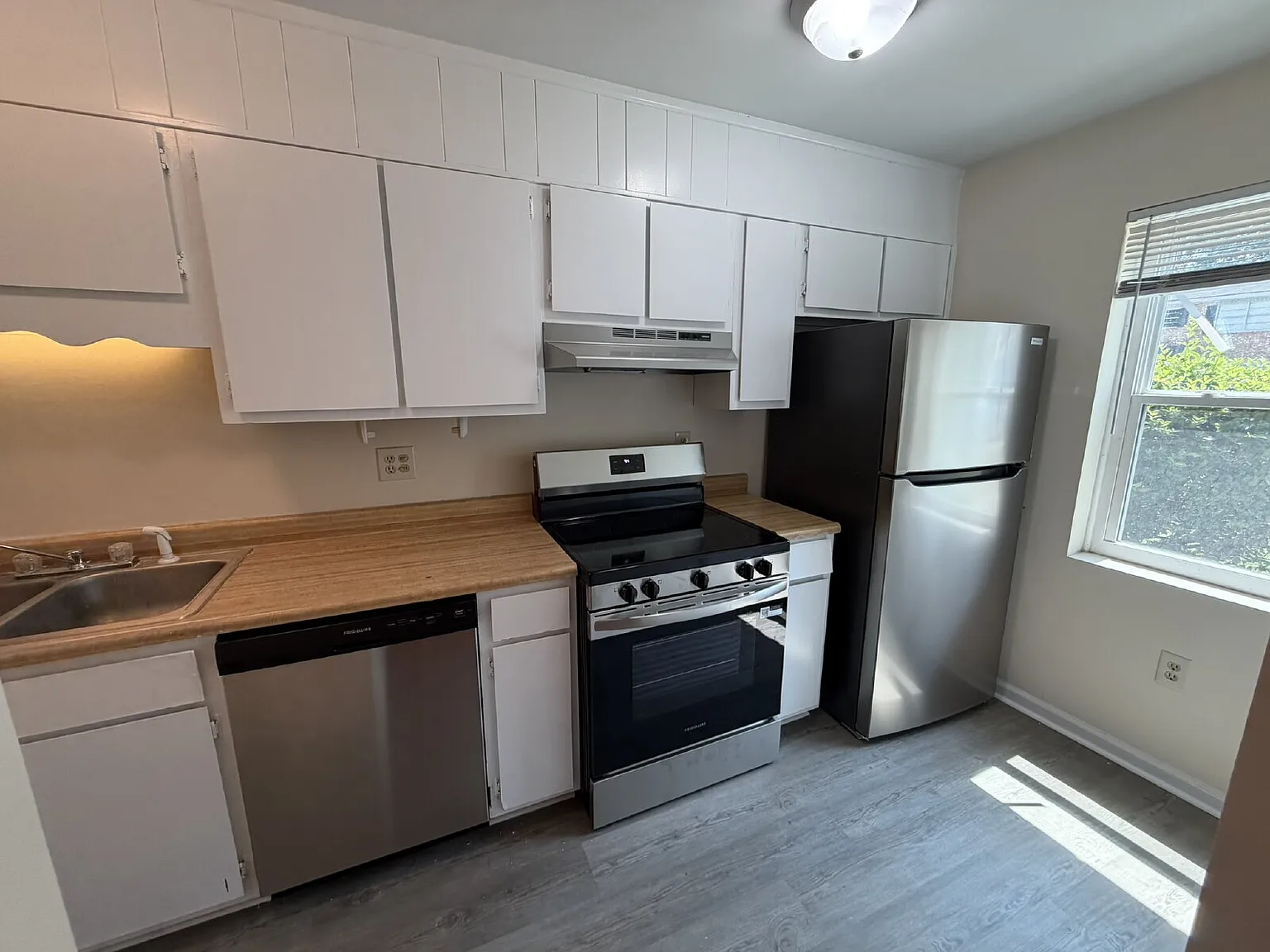 3 bed, 1.5 bath, 1296 sqft, $1,250 — Photo 4