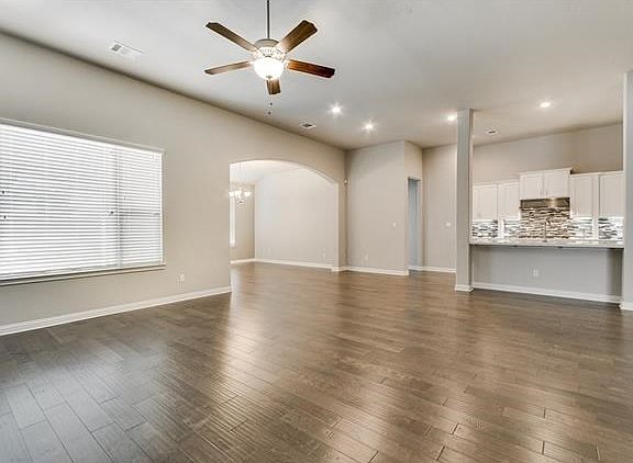 5th image of 2932 Castellan Ln