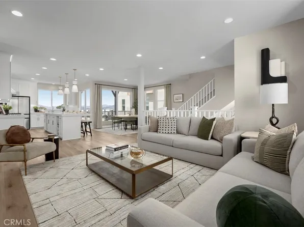 312 Pluto, Irvine, CA 92618
