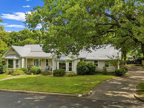 3rd image of 219 Timberidge Dr