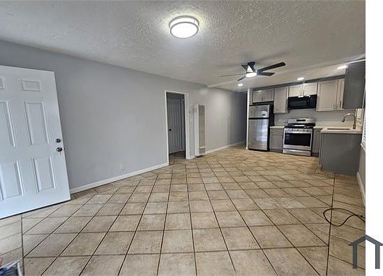 1st image of 1000 101st Ave