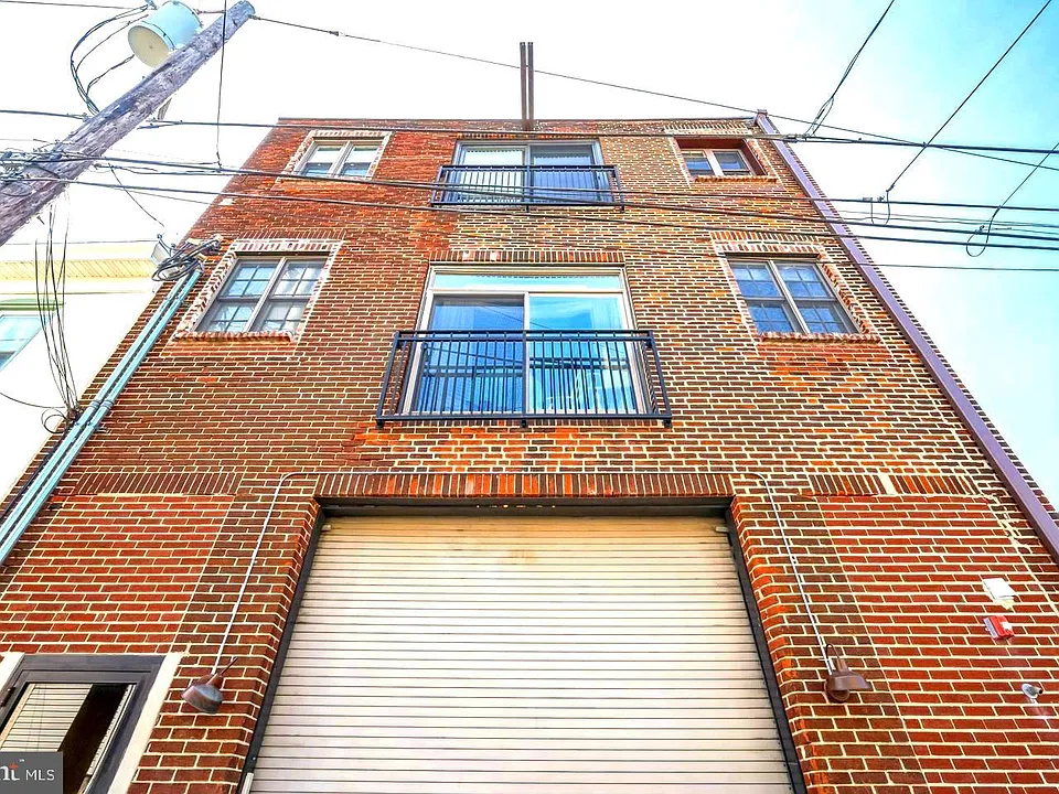 207 Rector St #2F