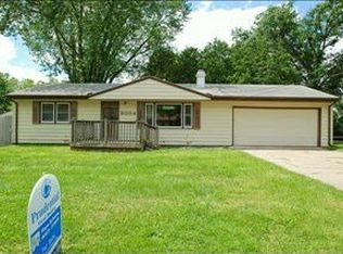 8004 Suncrest Dr, Des Moines, IA 50320