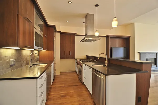 Rented by Corcoran | media 3