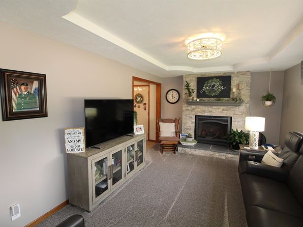 420 14th Ave, Holdrege, NE 68949