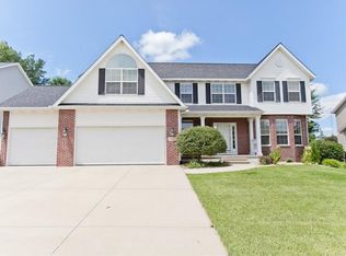 5927 Flagstone Dr NE, Cedar Rapids, IA 52402