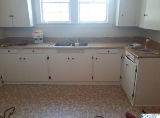 1002 S 10th St, Gadsden, AL 35901