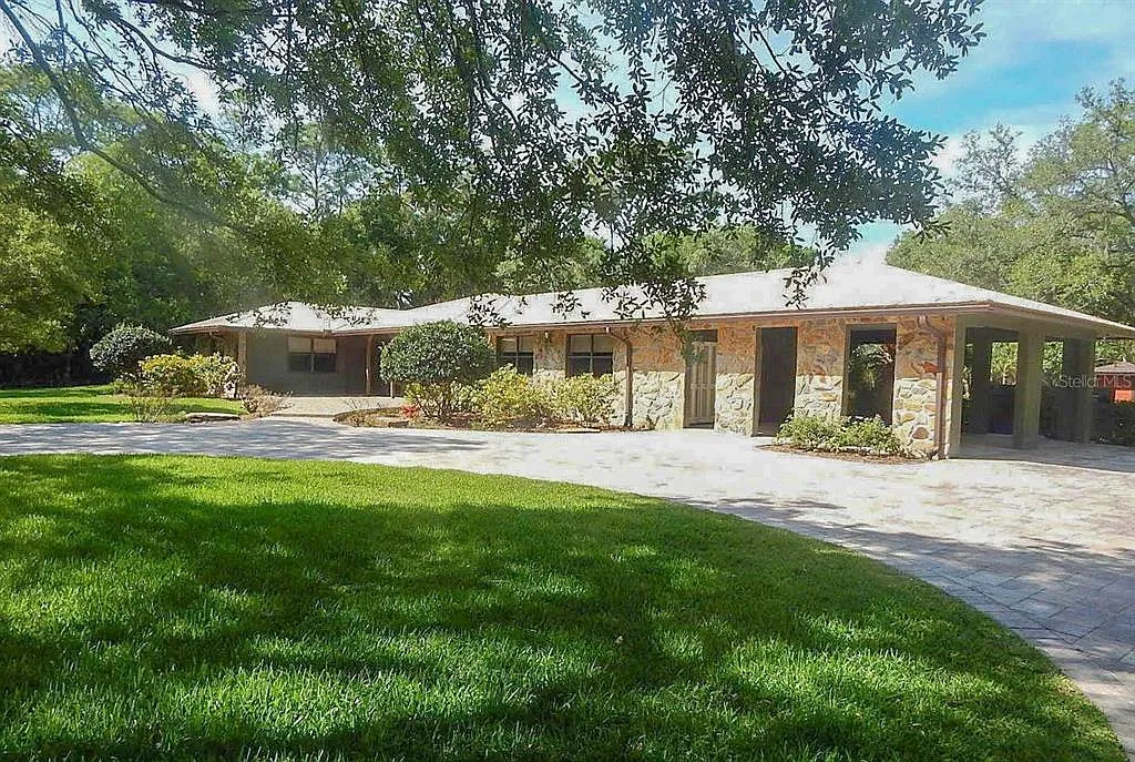 3 bed, 3.0 bath, 3177 sqft, $3,540 — Photo 2