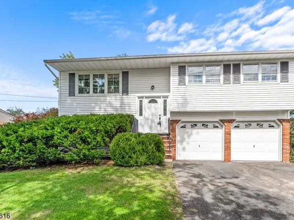 3 Kemah Pl, Mount Olive Twp., NJ 07836