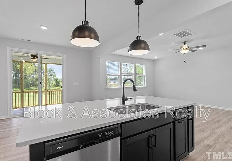 111 Umbrella Way — Photo 13