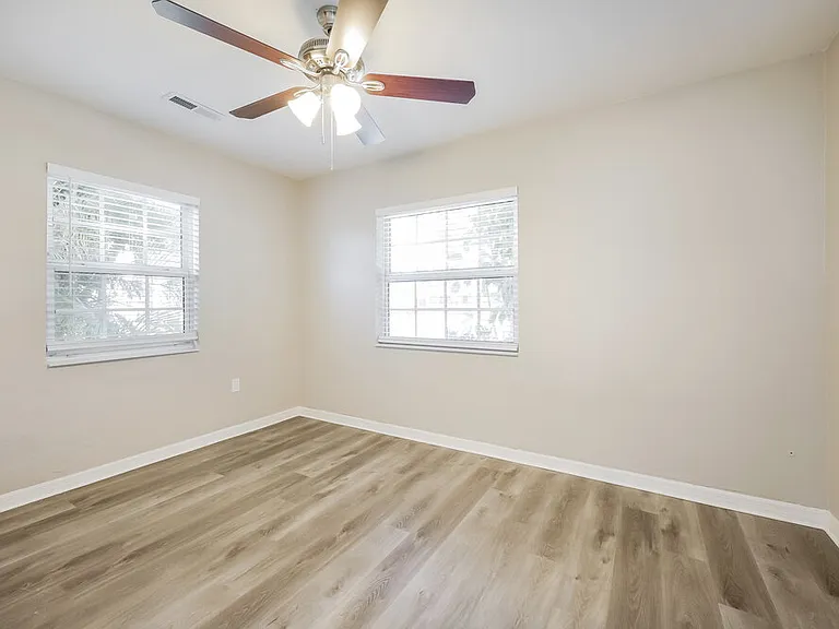 5 Victoria Dr — Photo 14