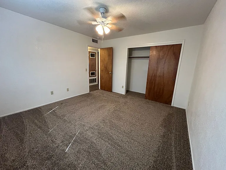 2 Lorayne Ct — Photo 10